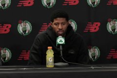 乔治：总冠军数量我们是NBA并列第一吧？ 史蒂文斯：我们领先一