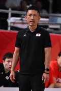 日本男篮主帅：视频剪辑入行&跟锡伯杜多年 现76人录像分析