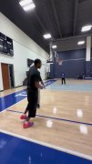 转型3D？训练师晒库明加三分训练集锦 接球就投连续命中