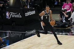帕金斯：文班亚马的防守太有统治力 马刺光靠防守就能赢下比赛