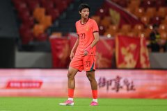 孙继海：赵松源处在足球生涯十字路口，未来有望成国足主力中
