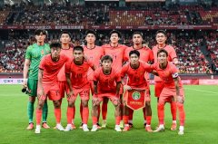 国足vs巴勒斯坦5胜2平保持不败进17球丢2球，近3场1胜2平